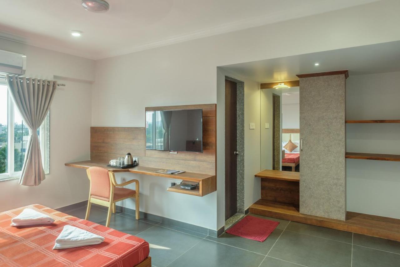 Hotel Opal كولهابور المظهر الخارجي الصورة